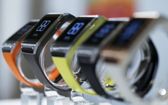 Smart watches pose threat to Swiss industry