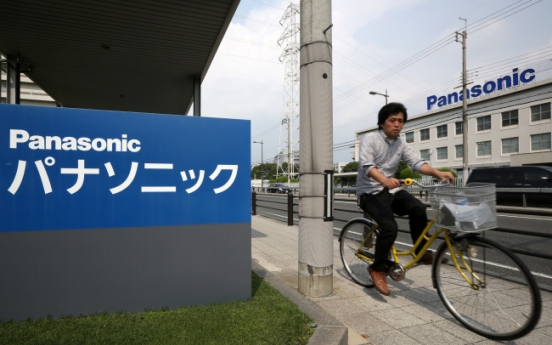 Panasonic to halve chipmaking staff