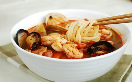 Jjambbong (spicy noodle soup)