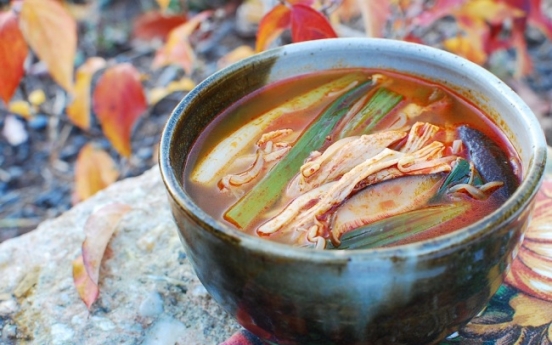 Dakgaejang (spicy chicken soup)