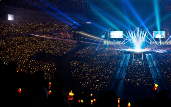 Big Bang performs for 30,000 fans in Osaka