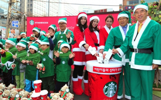 [Photo News] Starbucks santas