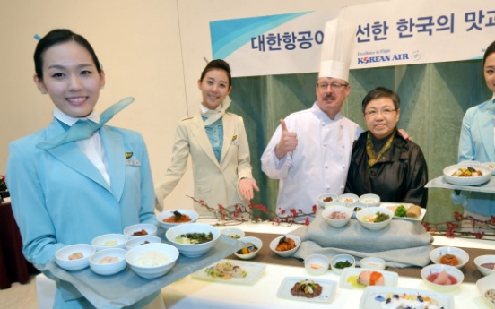 [Photo News] Hanjeongsik service on board