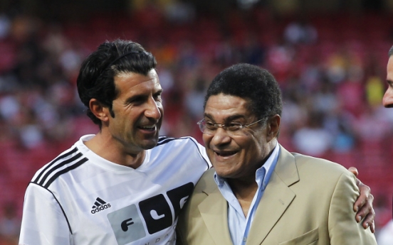 Portuguese legend Eusebio dies aged 71