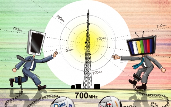 War brewing over 700 MHz