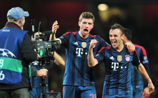 Bayern rolls to win 2-0 at Arsenal