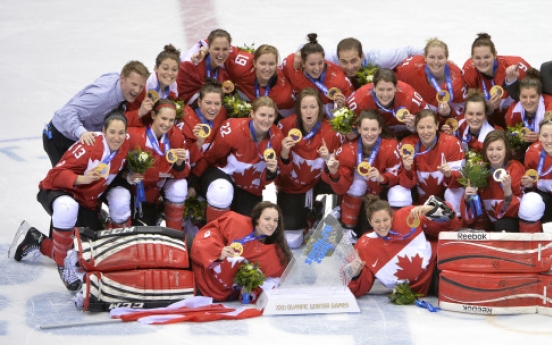 Canada beats U.S. 3-2 in OT for women’s hockey gold