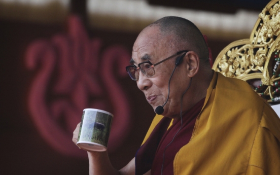 Ignoring China's protest, Obama hosts Dalai Lama