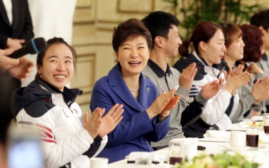 [Photo News] Luncheon for Olympians