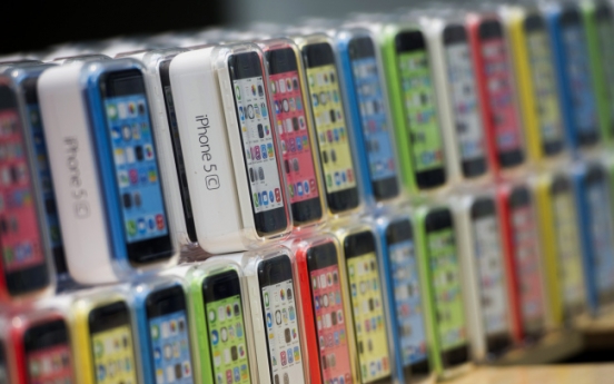 Apple unveils more affordable iPhone 5C with less memory