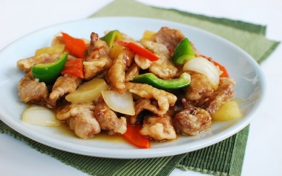 Tangsuyuk (sweet and sour pork)