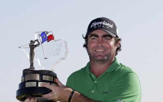 Bowditch holds on at Texas Open