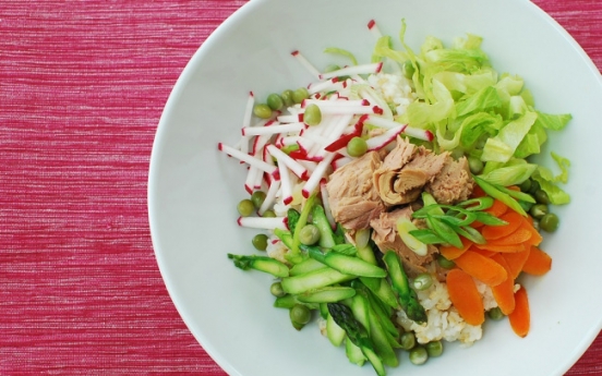 Spring bibimbap with tuna