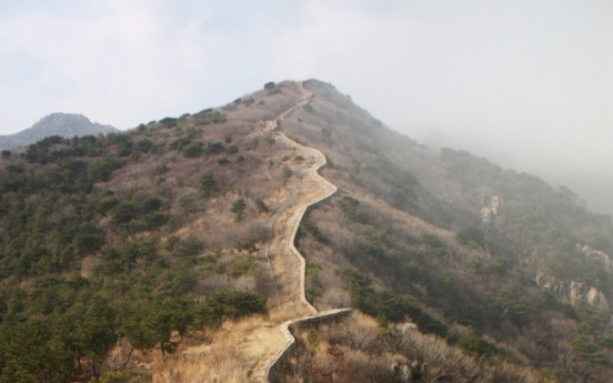 Rock climbers and herb gatherers