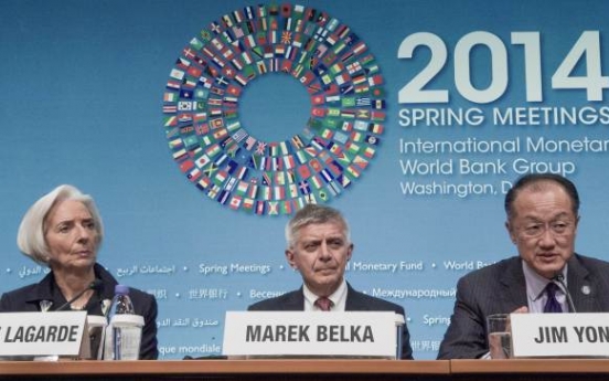 Financial chiefs see global economy turning corner