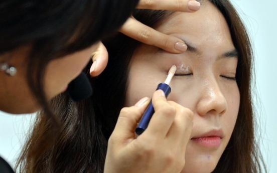 Teen makeup: No longer taboo in Korea