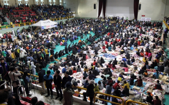 [Ferry Disaster] Families of victims lambaste government, rescue staff