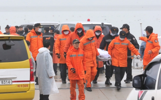 [Ferry Disaster] ‘Sewol bodies show signs of decomposition’: CSI medical examiner