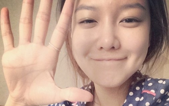 [Photo News] SNSD Sooyoung reveals bare face in pajamas