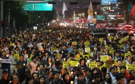 [Ferry Disaster] Protests intensify over Sewol failures