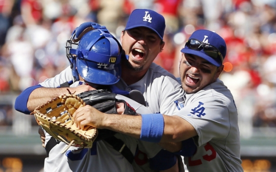 Beckett pitches no-hitter