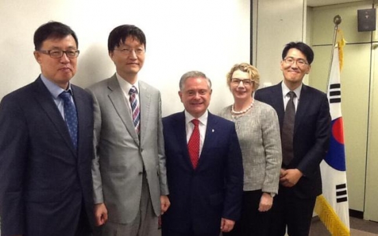 Senior Irish ministers talk public sector reform in Seoul