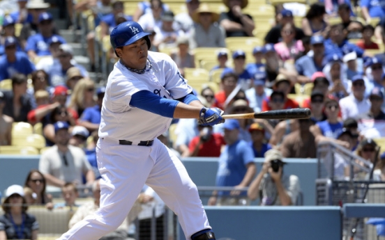 Ryu gets no-decision as Dodgers fall