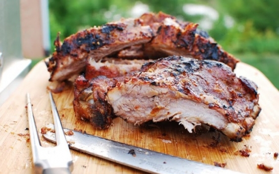 Dwaeji galbi (pork ribs)