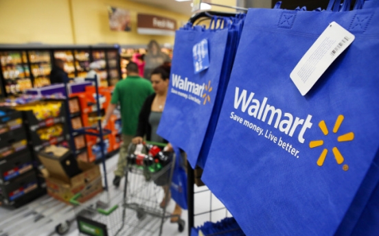 Wal-Mart tops Fortune Global 500 list