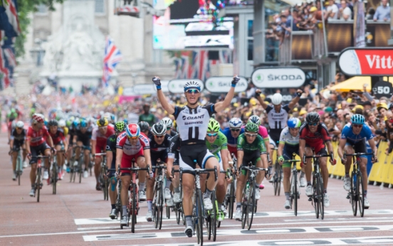 Kittel wins Stage 3 of Tour de France