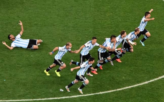 Argentina faces Germany in final