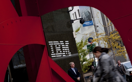 Apple and IBM team up on mobile devices for business