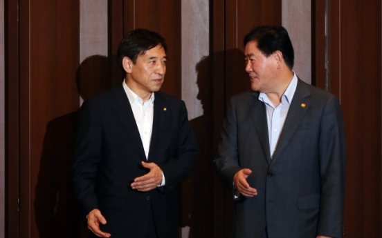 Finance minister, BOK chief agree on growth drive