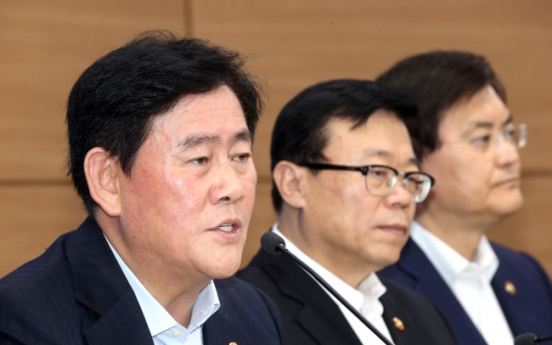 Seoul to push tax on corporate cash reserves