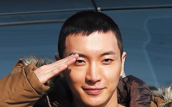 Lee Teuk makes low-key military discharge