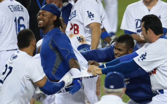 Ramirez’s shot in 12th lifts Dodgers