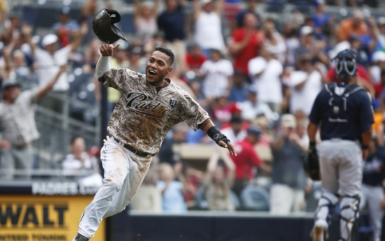 Cabrera’s hit in 10th lifts Padres over Braves