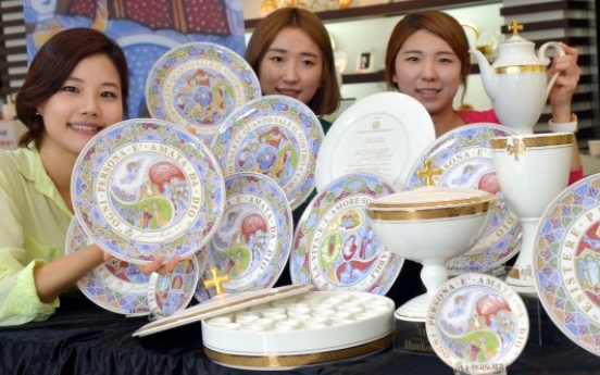 (Photo News) Plates for the Vatican