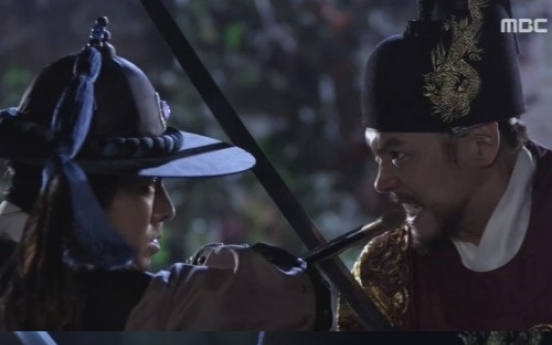 Yunho saves Jung Il-woo’s life in ‘The Night Watchman’