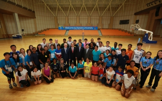 Korean Air supports U.N. sports leadership program