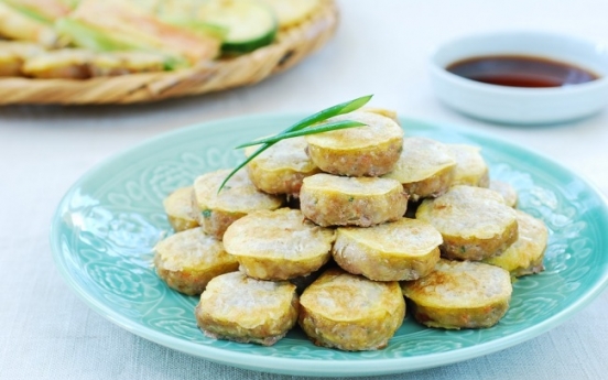 Wanjajeon (pan fried meatballs in egg batter)