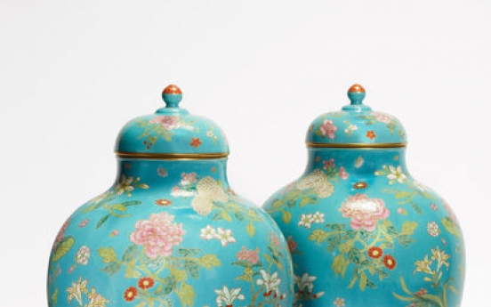 Chinese vases soar 120 times past estimate to fetch $1.2m