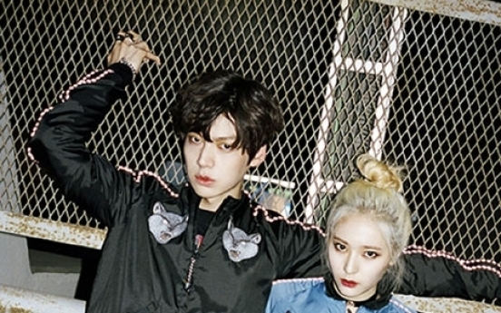 Krystal and Ahn Jae-hyun pose as couple at photo shoot