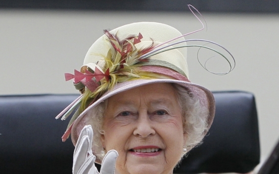 Queen urges unity after Scotland rejects independence