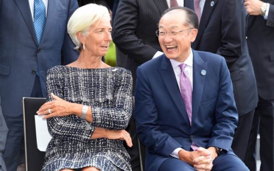 G20 vows to breathe new life into world economy