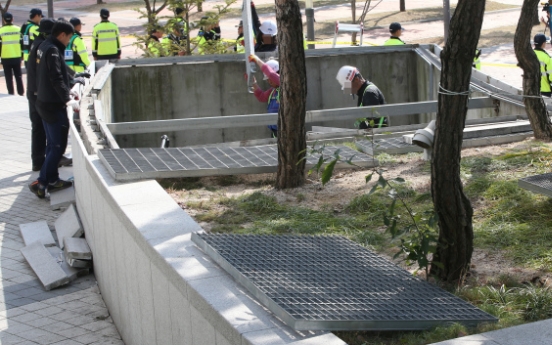 Police launches probe into grate collapse at pop concert