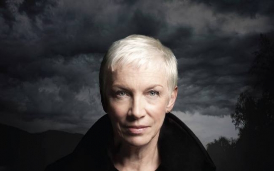 Annie Lennox embraces jazzy ‘Nostalgia’