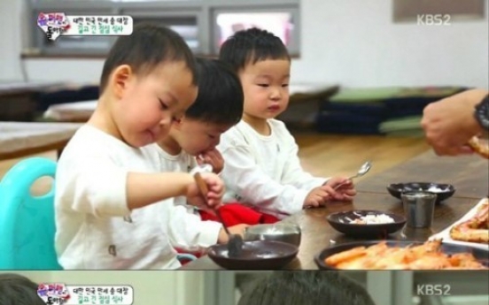 슈퍼맨이 돌아왔다 삼둥이 “‘한 판 더’…외치며 폭풍먹방”