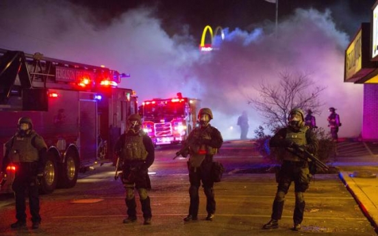 Riot after US jury fails to indict Ferguson policeman