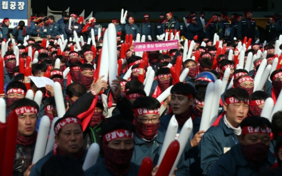 Hyundai Heavy workers go on first strike in two decades